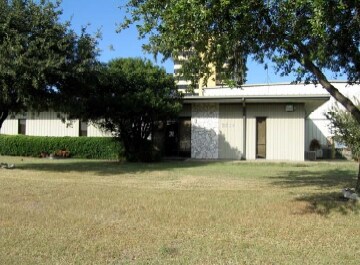 More Photos Of 4405 Reese Dr, Irving Warehouse For Lease