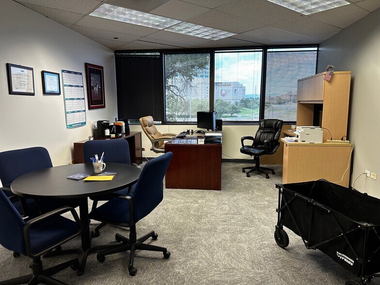 More Photos Of 1873 S Bellaire St, Denver Coworking Space