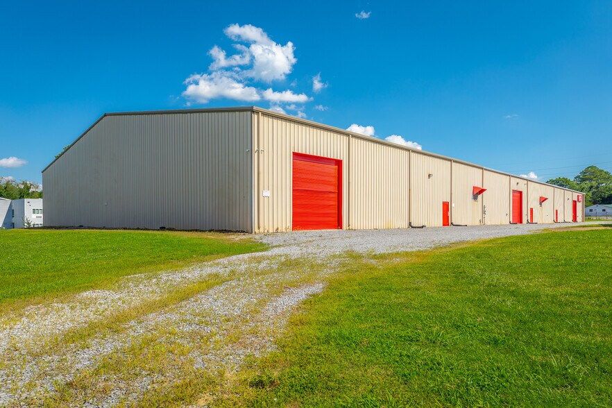 More Photos Of 1208 SW, Cleveland Warehouse For Sale