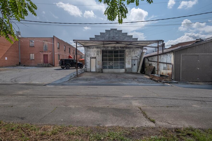 More Photos Of 48 Alley St, Murphy Storefront Retail Office For Sale