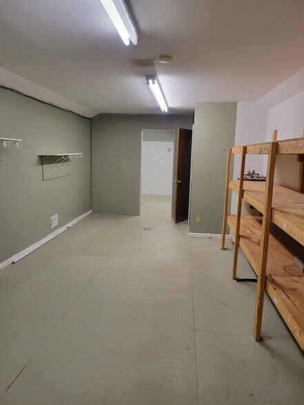 More Photos Of 1418 State Route 302, Middletown Freestanding For Sale