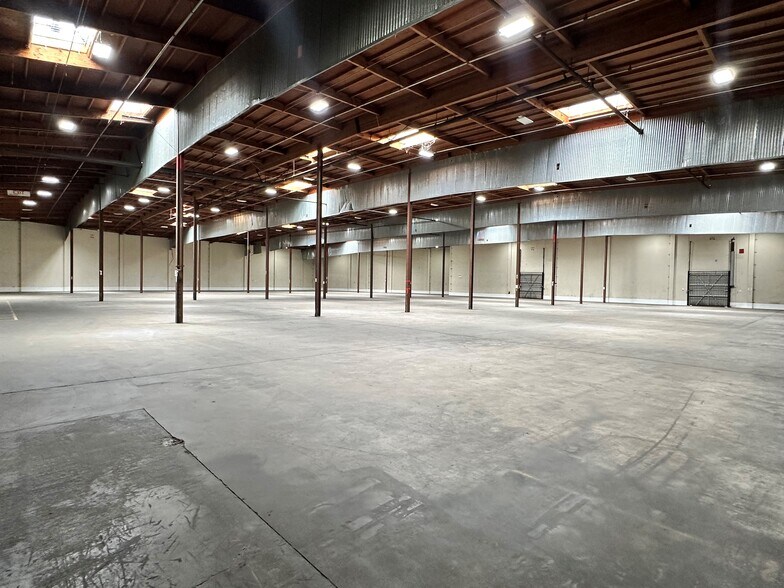 More Photos Of 4270-4310 S Maywood Ave, Vernon Warehouse For Lease