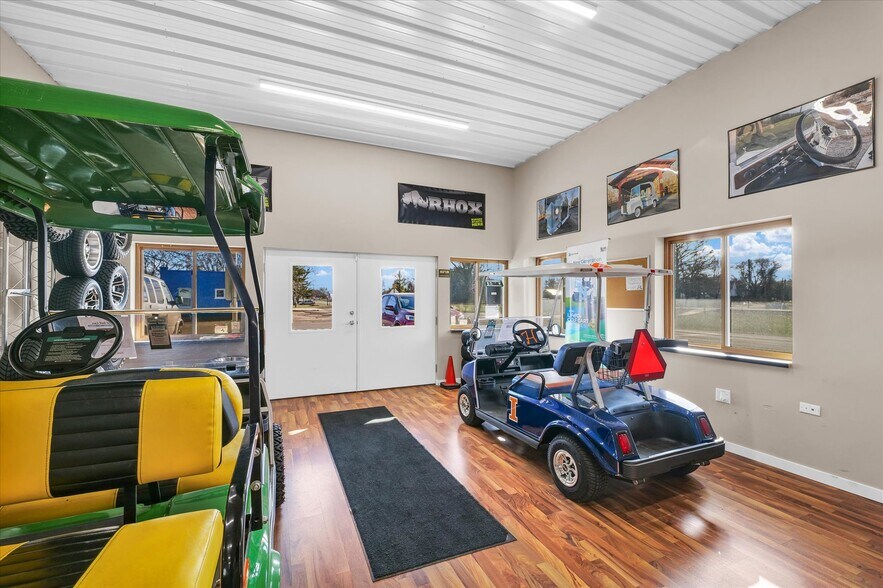 More Photos Of 109 Front St, Mansfield Industrial For Sale