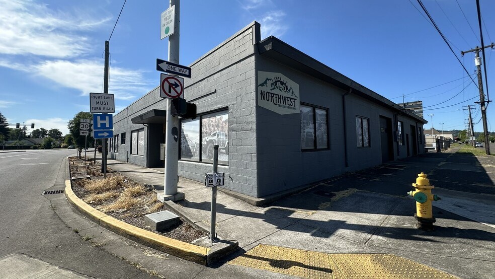 More Photos Of 1406 Tenant Way, Longview Freestanding For Sale