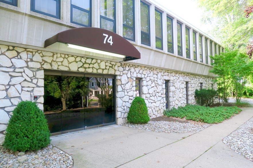 More Photos Of 74 Pascack Rd, Park Ridge Medical For Lease