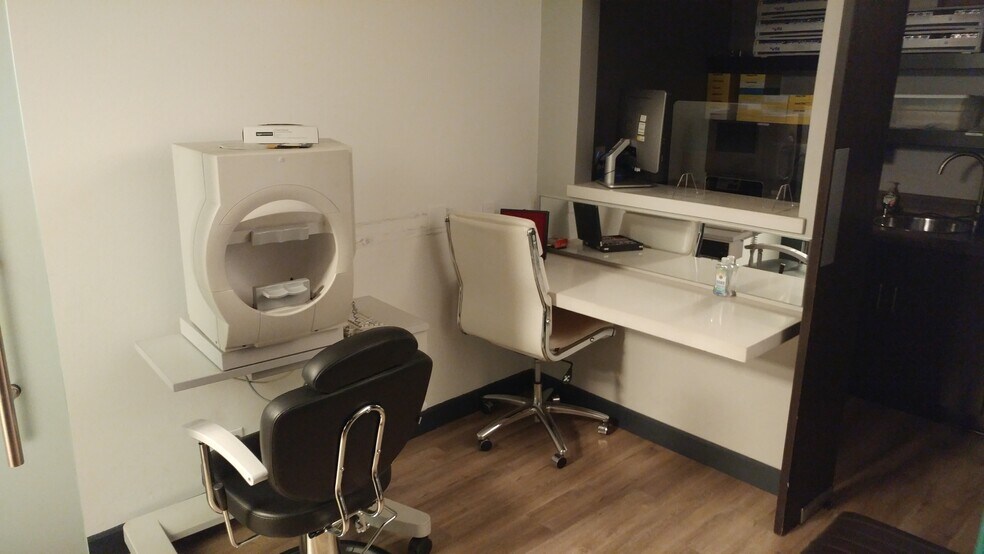 More Photos Of 1717 W Beverly Blvd, Montebello Office For Sale