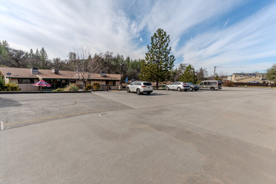 More Photos Of 10556-10612 Combie Rd, Auburn Medical For Sale