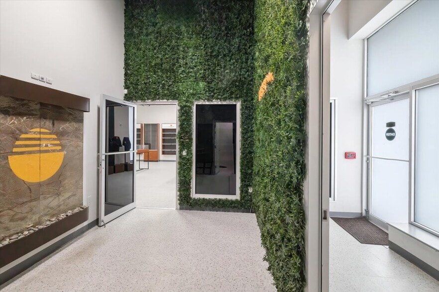 More Photos Of 746-748 Tonnele Ave, Jersey City Storefront Retail Office For Lease