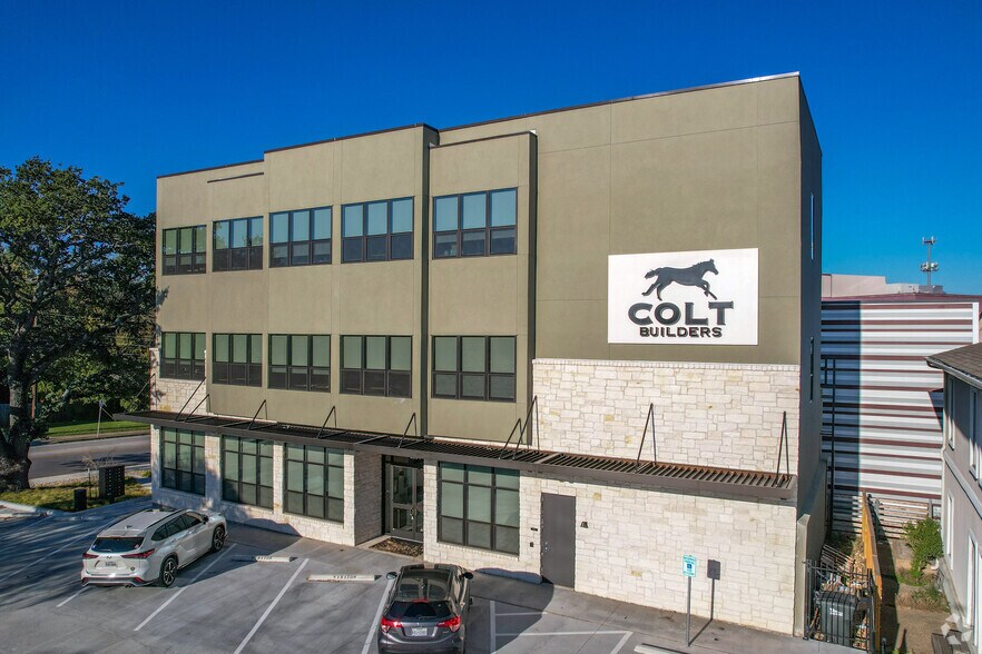 More Photos Of 2204 Western Trails Blvd, Austin Loft Creative Space For Sale