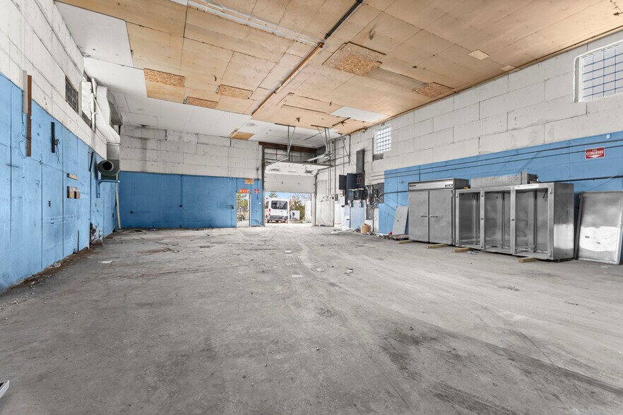 More Photos Of 15306 Rosa Parks Blvd, Detroit Warehouse For Sale