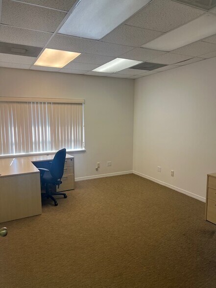 More Photos Of 12511 World Plaza Ln, Fort Myers Medical For Sale