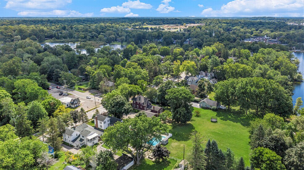 More Photos Of 155 N Main St, Clarkston Hospitality For Sale