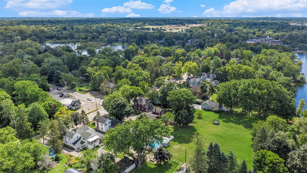 More Photos Of 155 N Main St, Village of Clarkston Hospitality For Sale