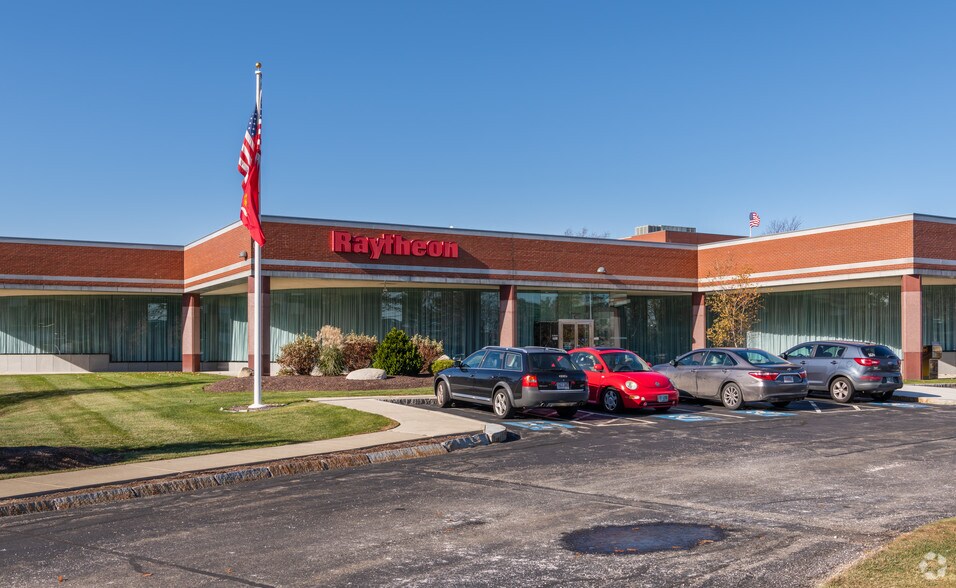 More Photos Of 3 Van de Graaff Dr, Burlington Office For Lease