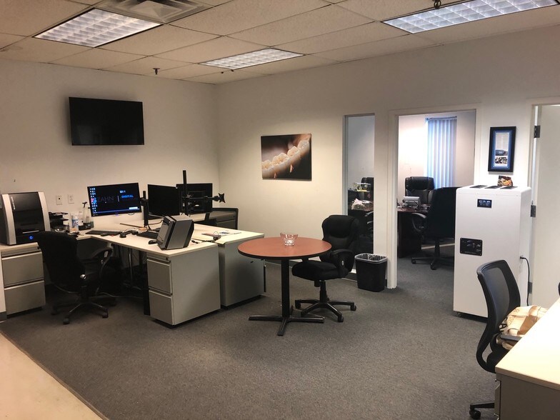 More Photos Of 85 Maple Ave, Stoneham Warehouse For Lease