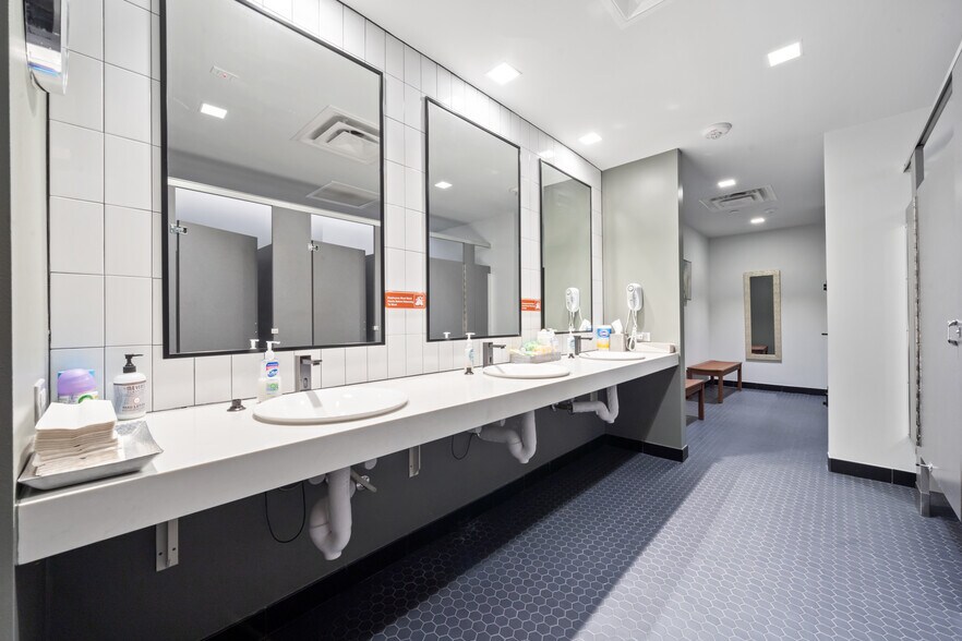 More Photos Of 7620 Guadalupe St, Austin Office For Lease