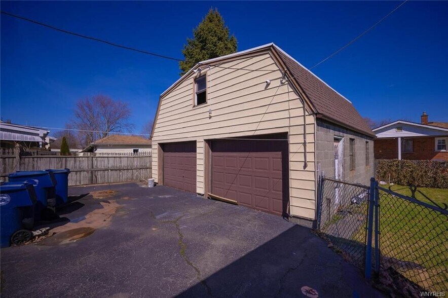 More Photos Of , Niagara Falls Unknown For Sale