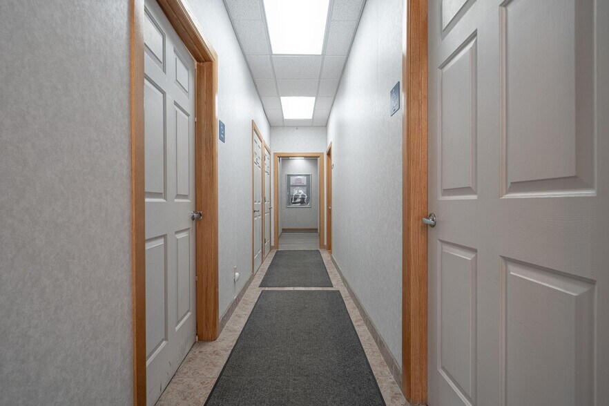 More Photos Of 4139 W Walton Blvd, Waterford Medical For Sale