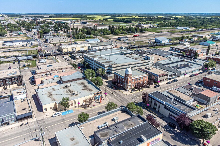 More Photos Of 4916 50 Av, Lloydminster General Retail For Lease