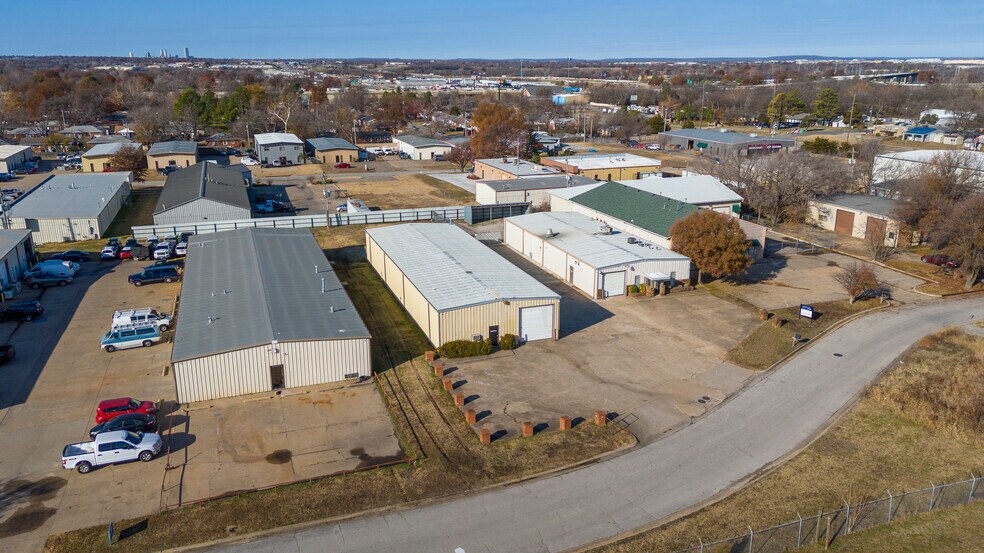 More Photos Of 12 S 111th Ave, Tulsa Service For Lease