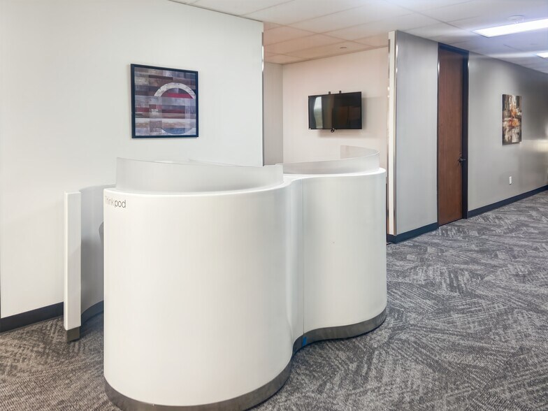 More Photos Of 11111 Katy Fwy, Houston Coworking Space