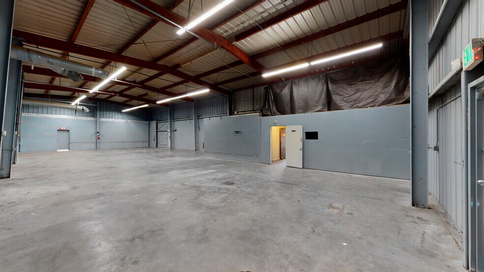 More Photos Of 800 Margaret St, Pahrump Warehouse For Lease