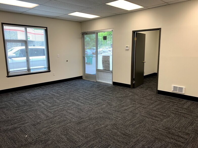 More Photos Of 1020 S 344th St, Federal Way Unknown For Lease