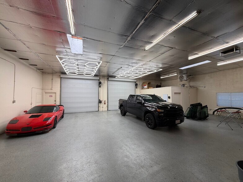 More Photos Of 1005 Barstow Ave, Clovis Warehouse For Sale