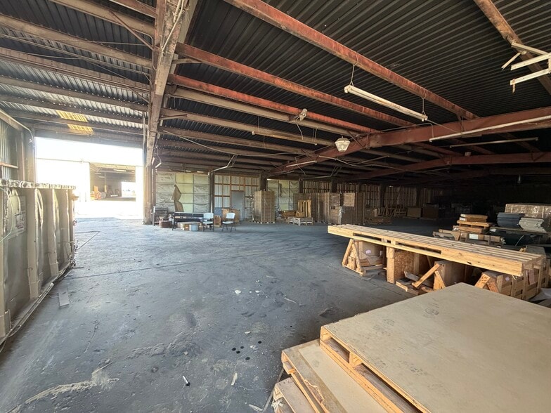 More Photos Of 3248 N Sheridan Rd, Tulsa Warehouse For Sale