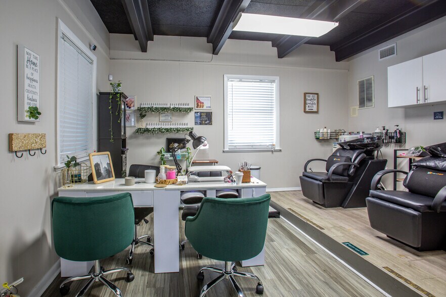 More Photos Of 1500 South St, Leesburg Storefront Retail Office For Sale