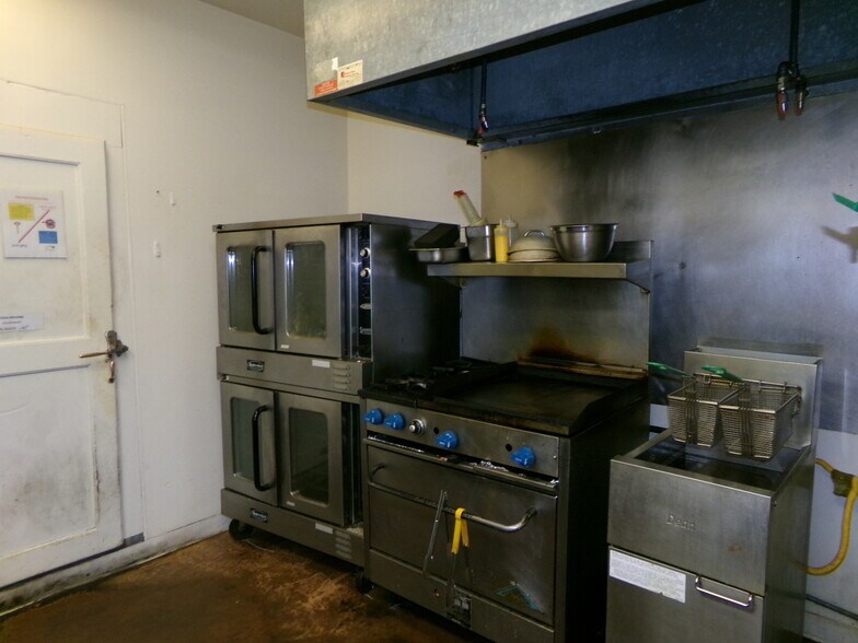 More Photos Of 30 E Pine St, Pinedale Bar For Sale