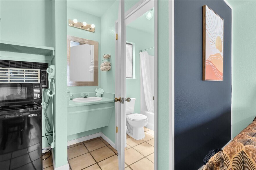 More Photos Of 1013 Front St, Soledad Hotel For Sale