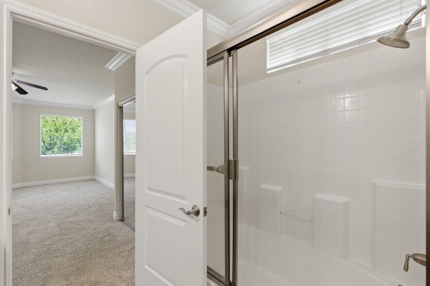 More Photos Of 1101 East Ave, Burbank Apartments For Sale