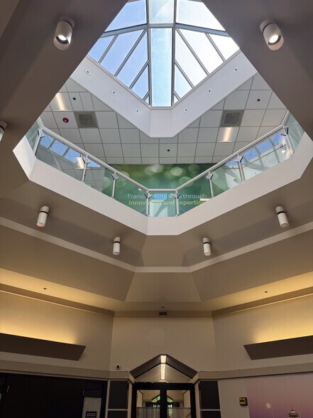 More Photos Of 1737 Airport Way S, Seattle Light Manufacturing For Lease