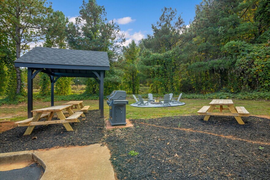 More Photos Of 122 Wendy Hill Way, Piedmont Apartments For Sale