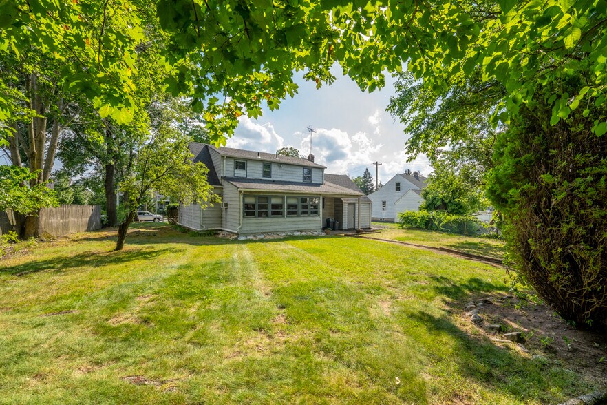 More Photos Of 2429 Vauxhall Rd, Union Township Office Residential For Sale