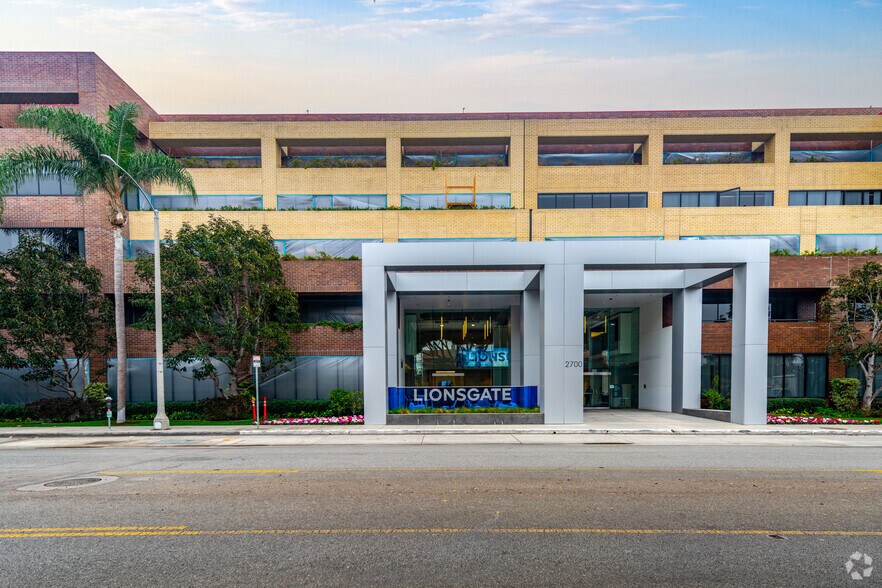 More Photos Of 2600-2800 Colorado Ave, Santa Monica Office For Lease