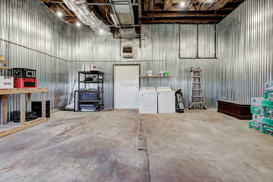 More Photos Of 210 Main st, Minco Health Club For Sale