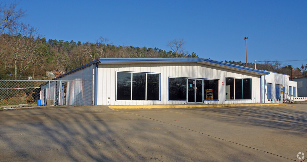 Primary Photo Of 1005 E Grand Ave, Hot Springs Showroom For Lease