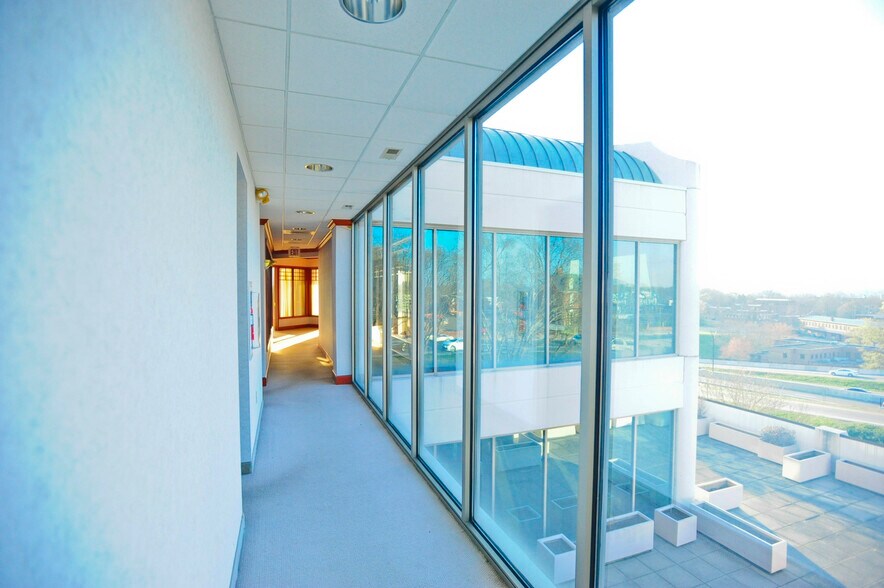 More Photos Of 250 W First St, Winston-Salem Loft Creative Space For Lease