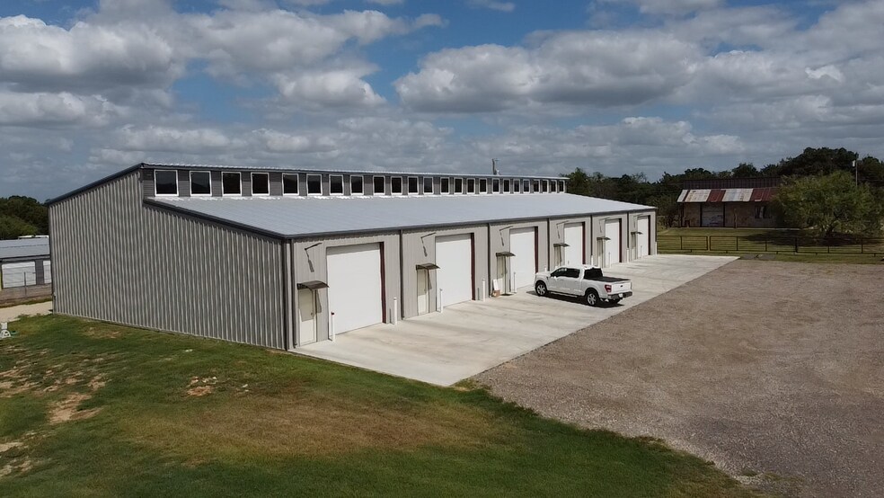More Photos Of 5000 Gholson Rd, Waco Warehouse For Lease