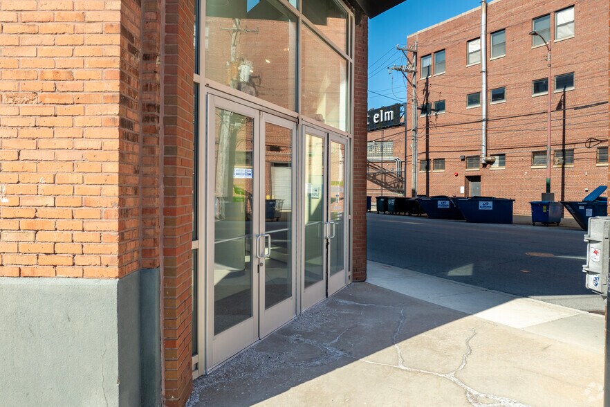 More Photos Of 1030-1060 W North Ave, Chicago Office For Lease