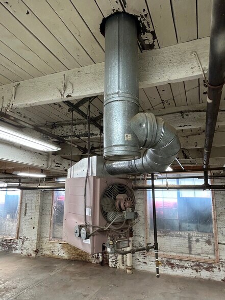 More Photos Of 3521 F St, Philadelphia Warehouse For Lease