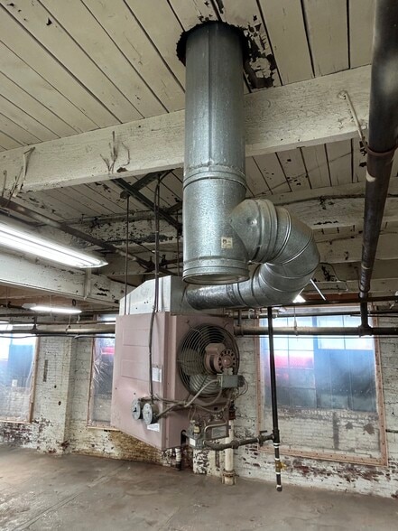 More Photos Of 3521 F St, Philadelphia Warehouse For Lease