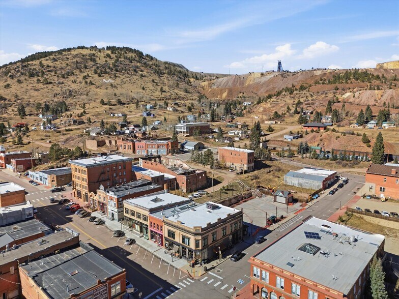 More Photos Of 301 Victor Ave, Victor Hotel For Sale