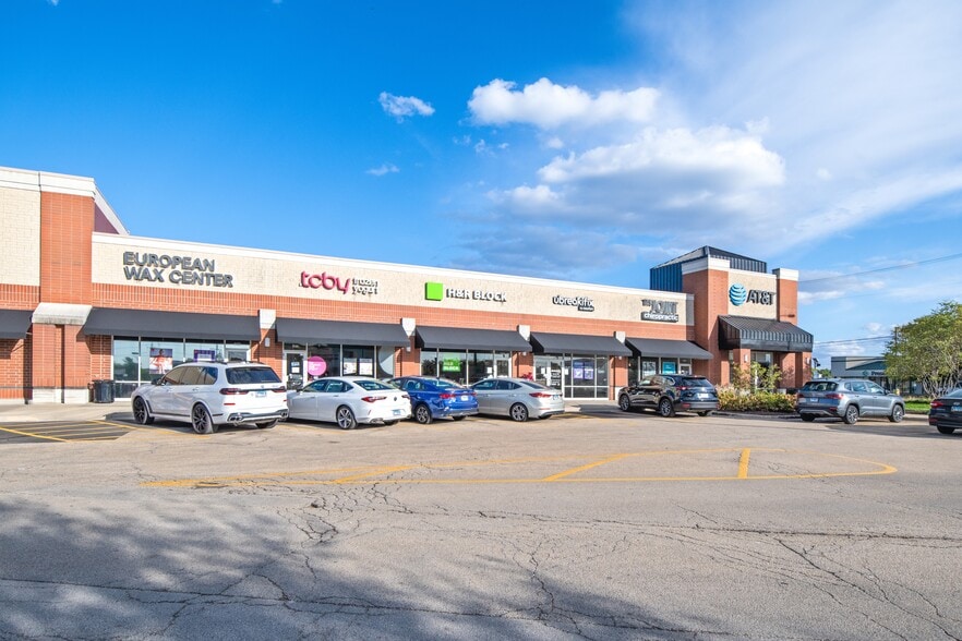 More Photos Of 972-994 Brook Forest Ave, Shorewood Storefront For Lease