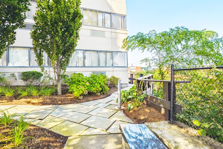 More Photos Of 1 State St, Providence Office For Lease