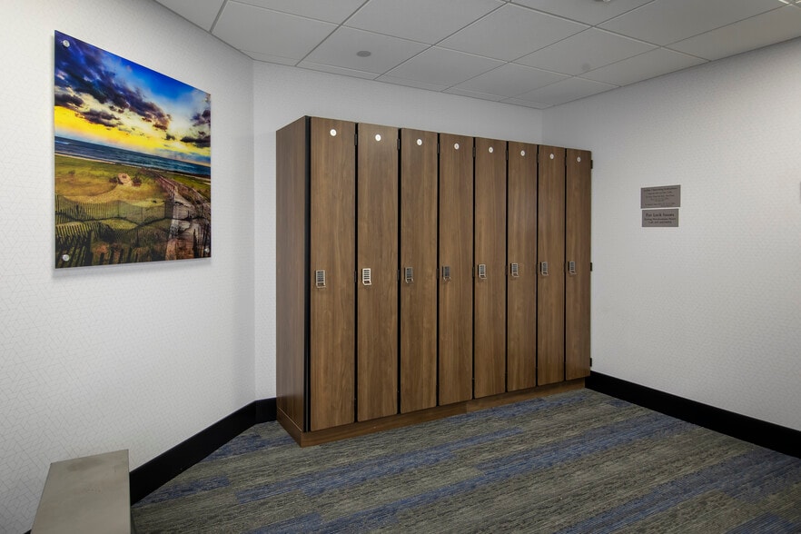 More Photos Of 2150 Joshuas Path, Hauppauge Office For Lease