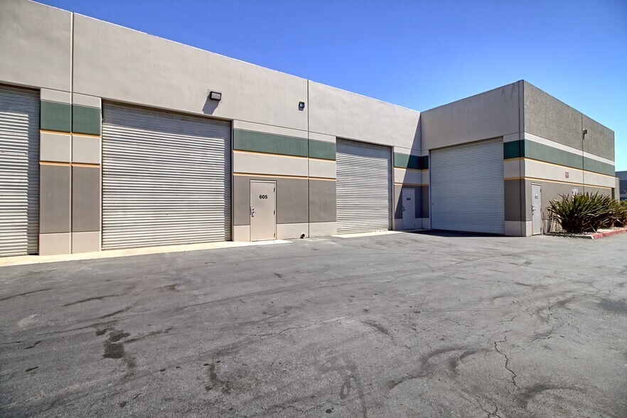 More Photos Of 1891 Goodyear Ave, Ventura Manufacturing For Lease