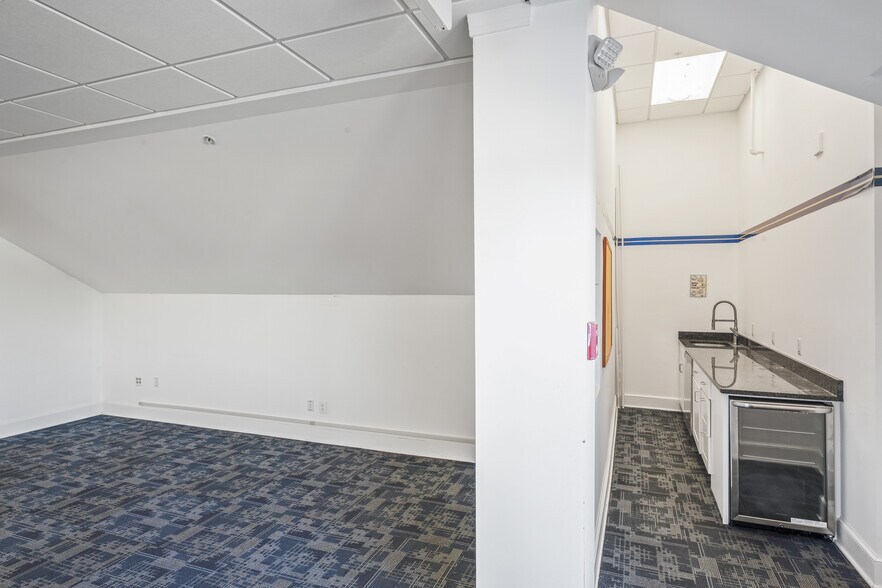 More Photos Of 602 S King St, Leesburg Medical For Sale